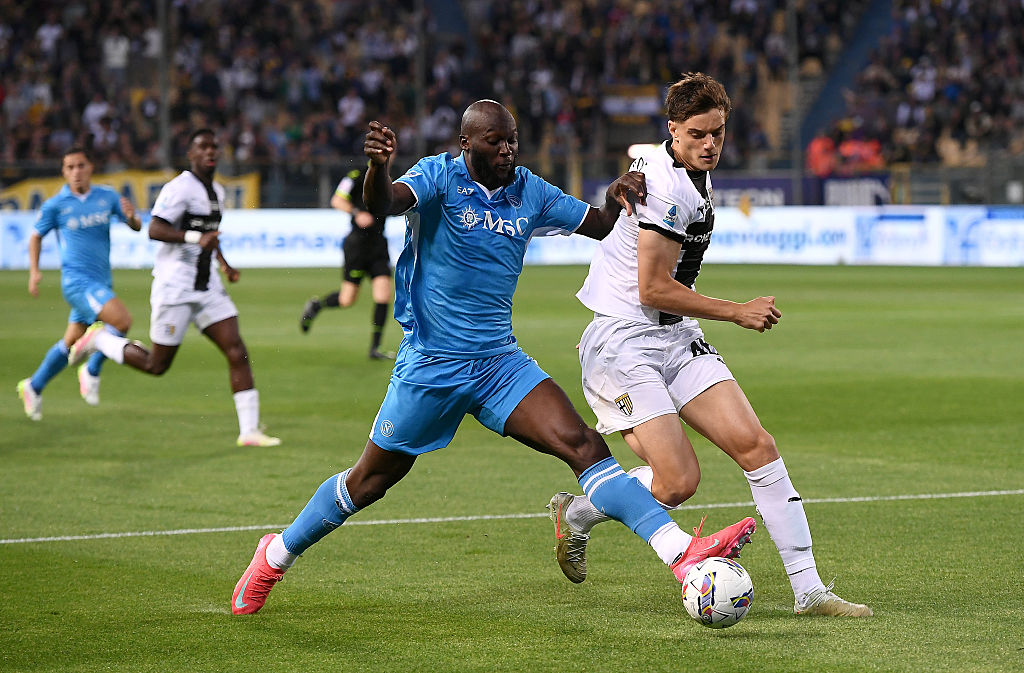 L’Atalanta punta Leoni: sfida a Inter e Milan per il difensore