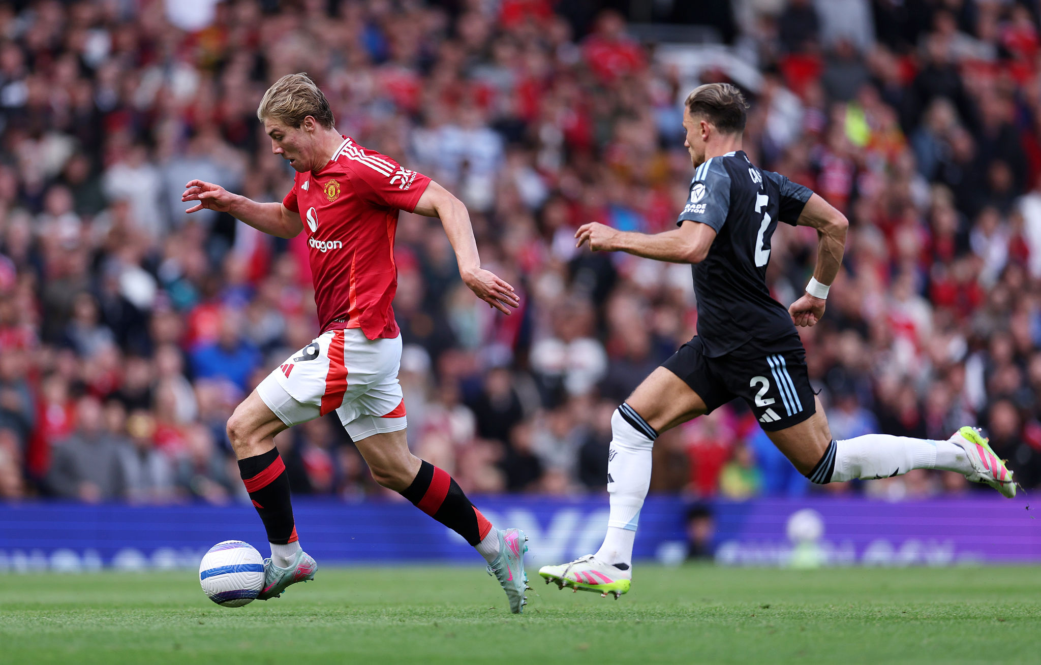 Hojlund, l’ex Atalanta torna in Serie A: visite mediche e firma con il Napoli