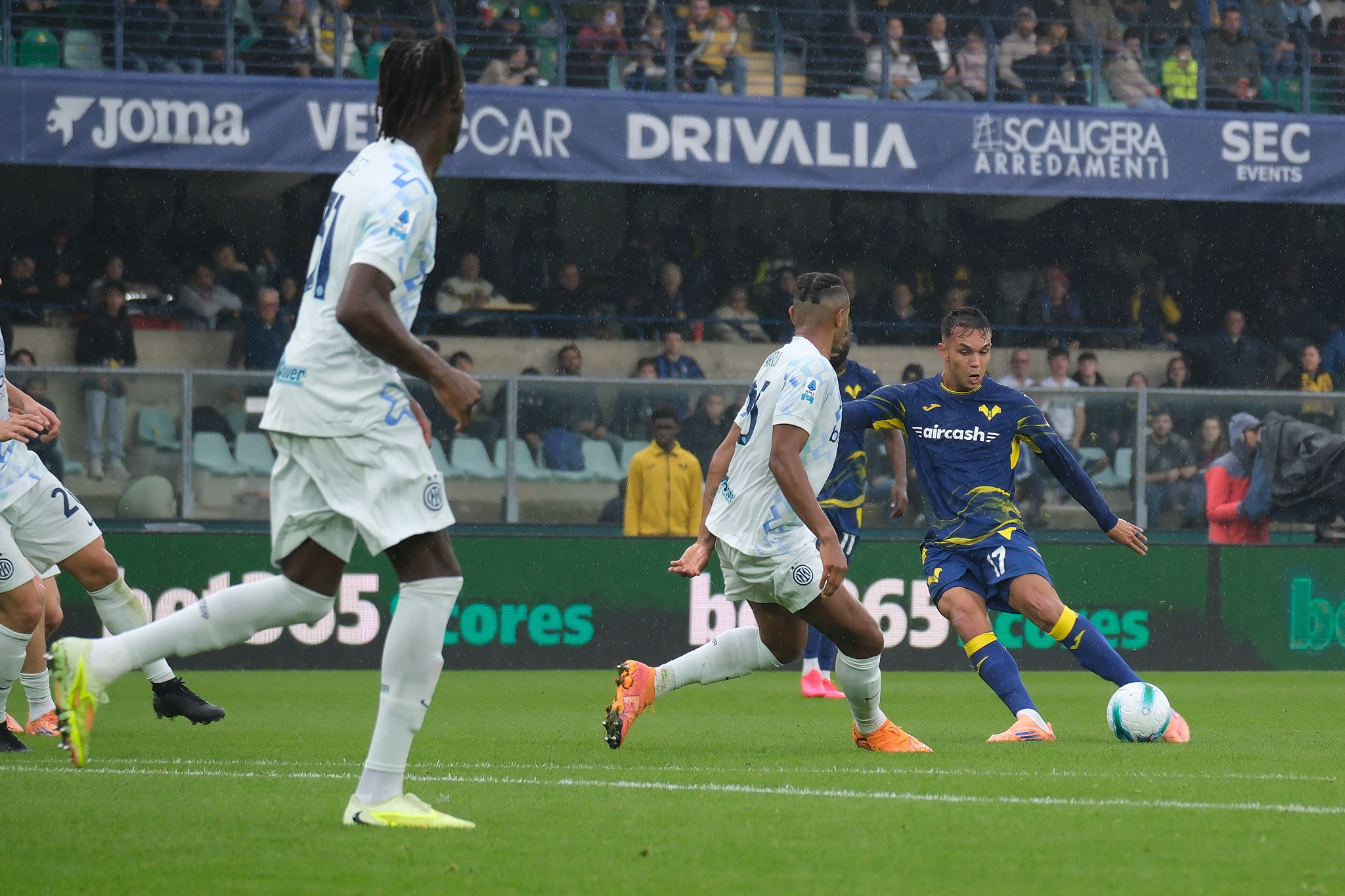 Giovane accende il mercato: Atalanta e Milan sul talento del Verona