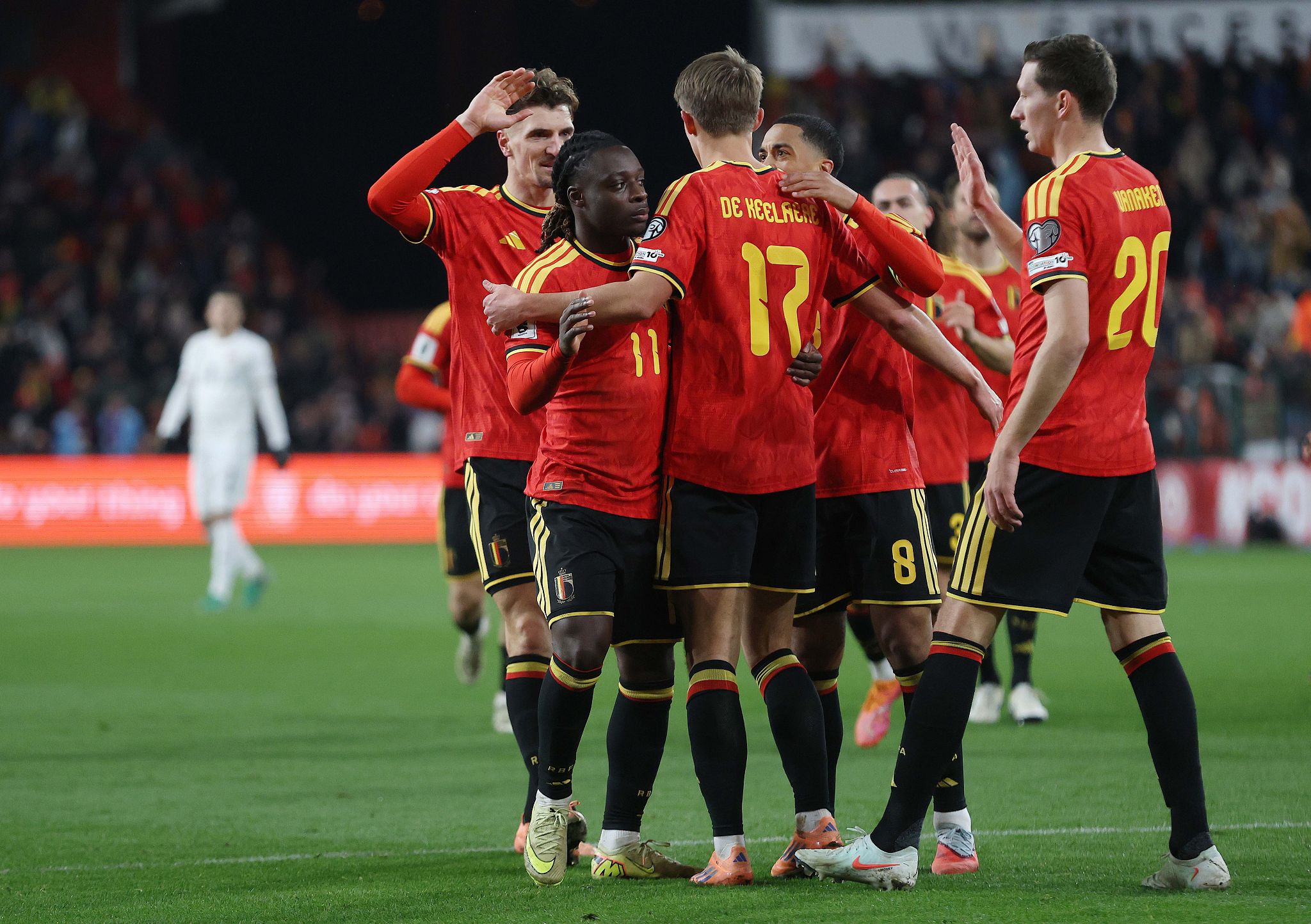 De Ketelaere show con il Belgio: doppietta, assist e pass per i Mondiali 2026