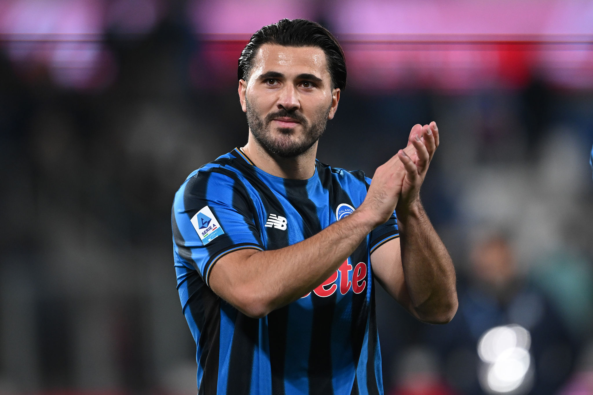 Kolasinac, ovazione a Bergamo per il ritorno in Serie A. Il “Generale” è tornato