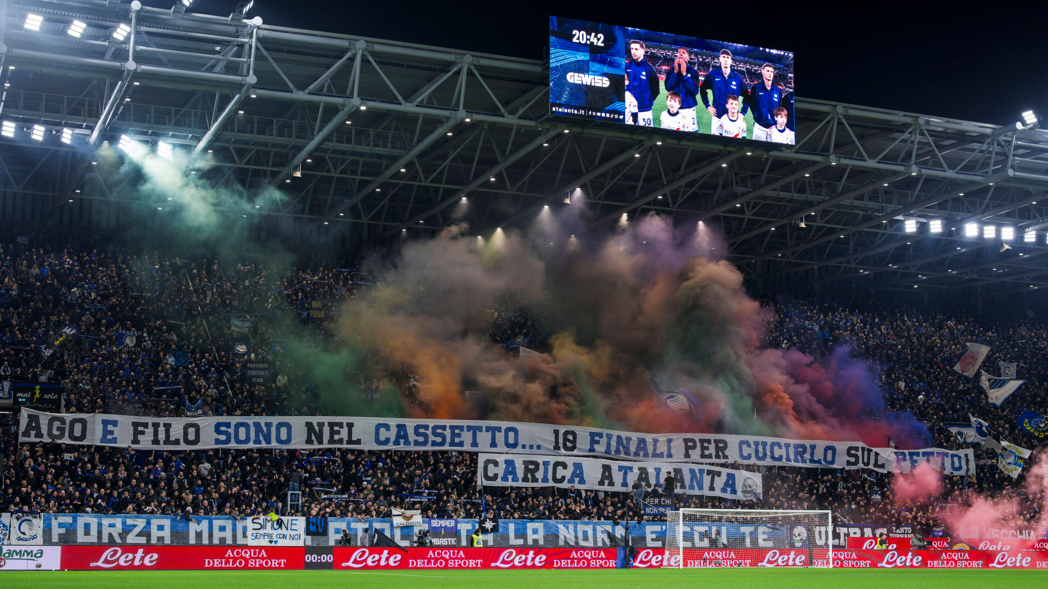 L’abbraccio tra l’Atalanta e la sua gente: la festa sotto la Nord dopo la vittoria sul Chelsea