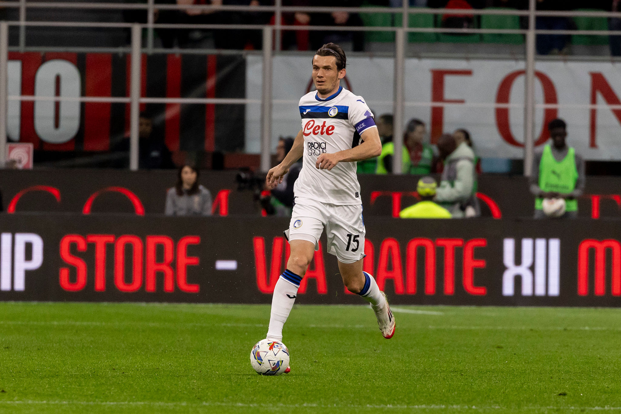 L'Atalanta travolge il Genoa e prenota la sfida con la Juventus in Coppa Italia