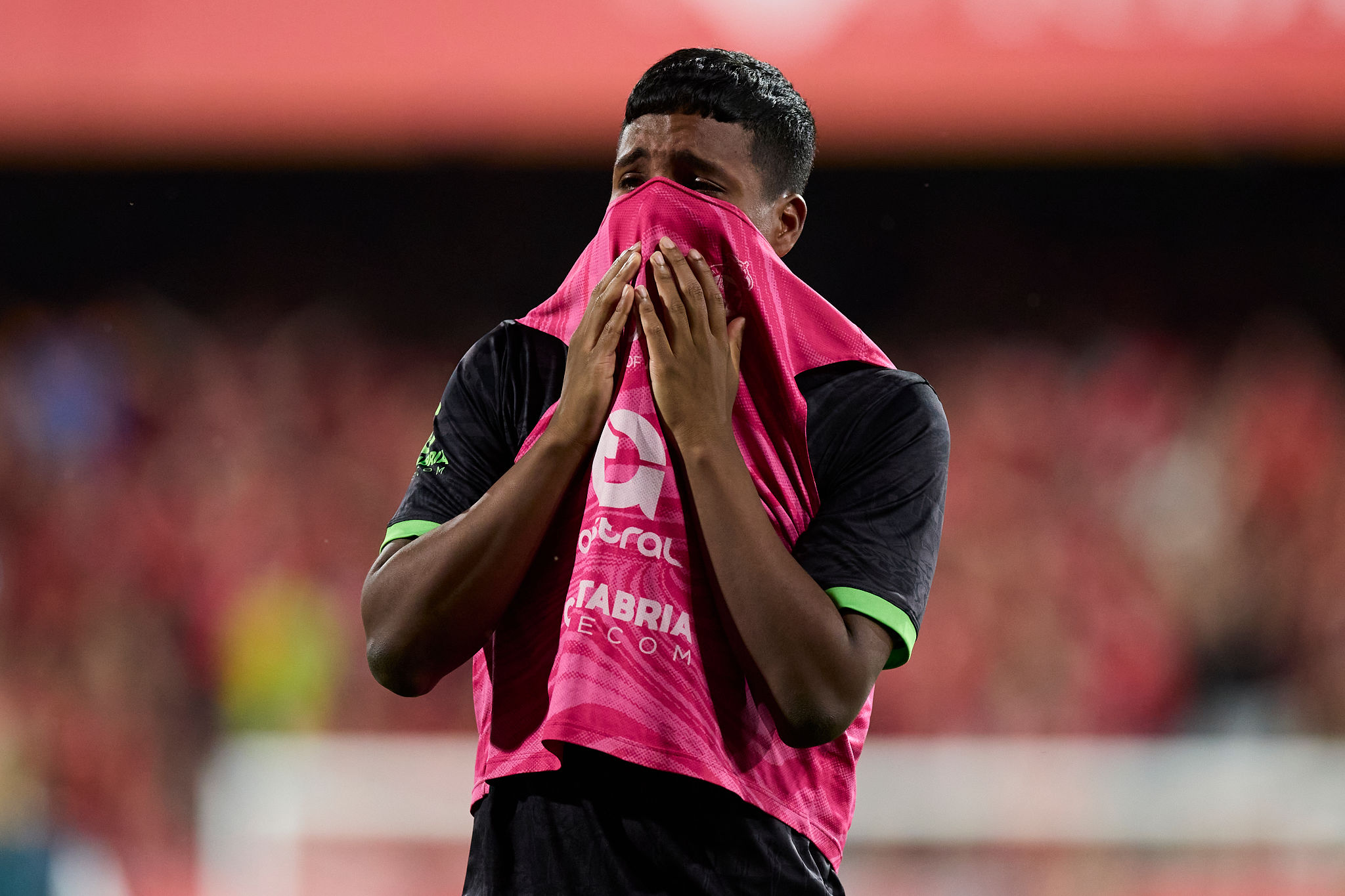 Arevalo nel mirino dell’Atalanta: sfida alla Roma per il talento del Racing Santander