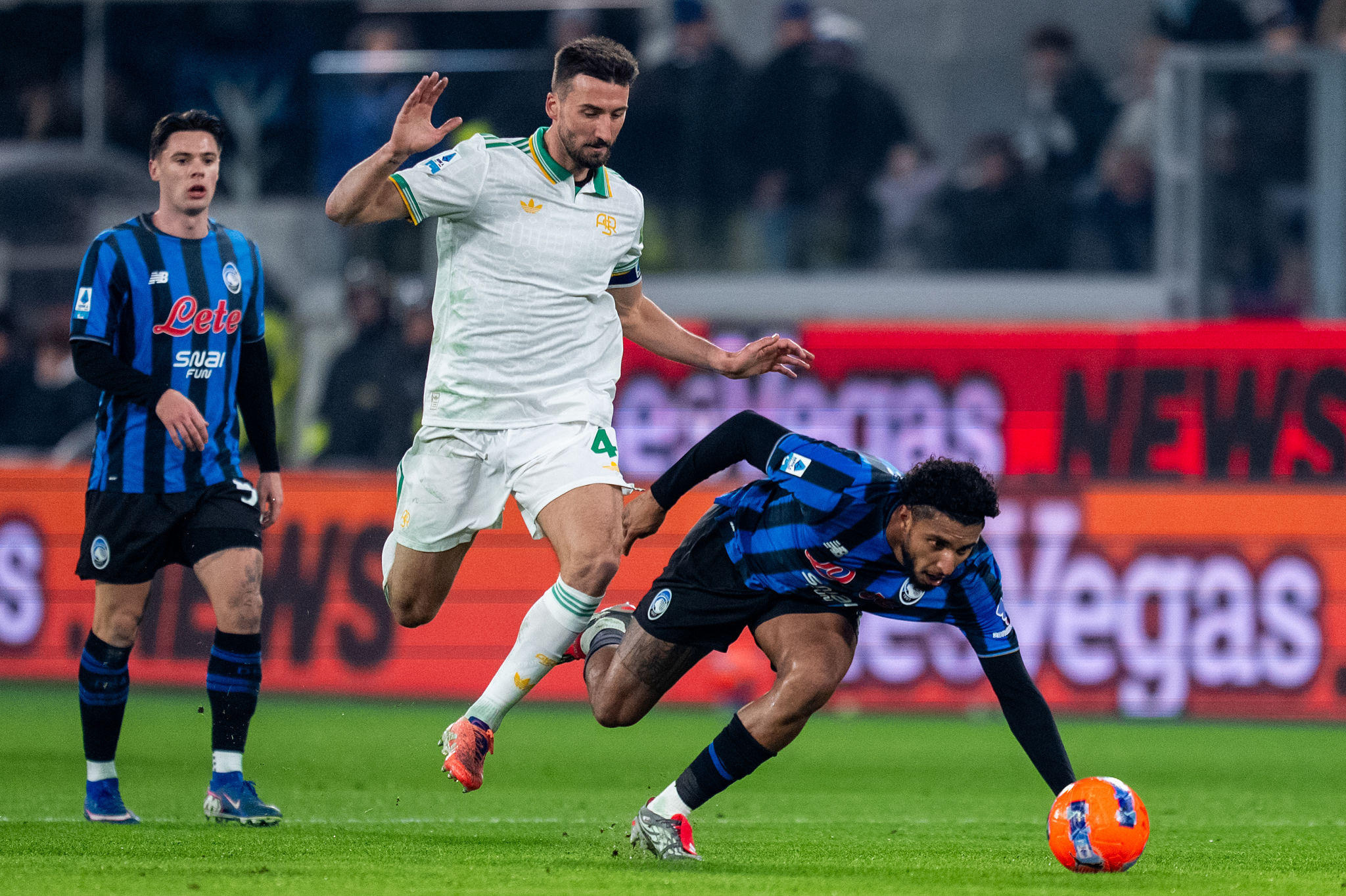 Kossounou festeggia il compleanno: un traguardo per il difensore dell’Atalanta