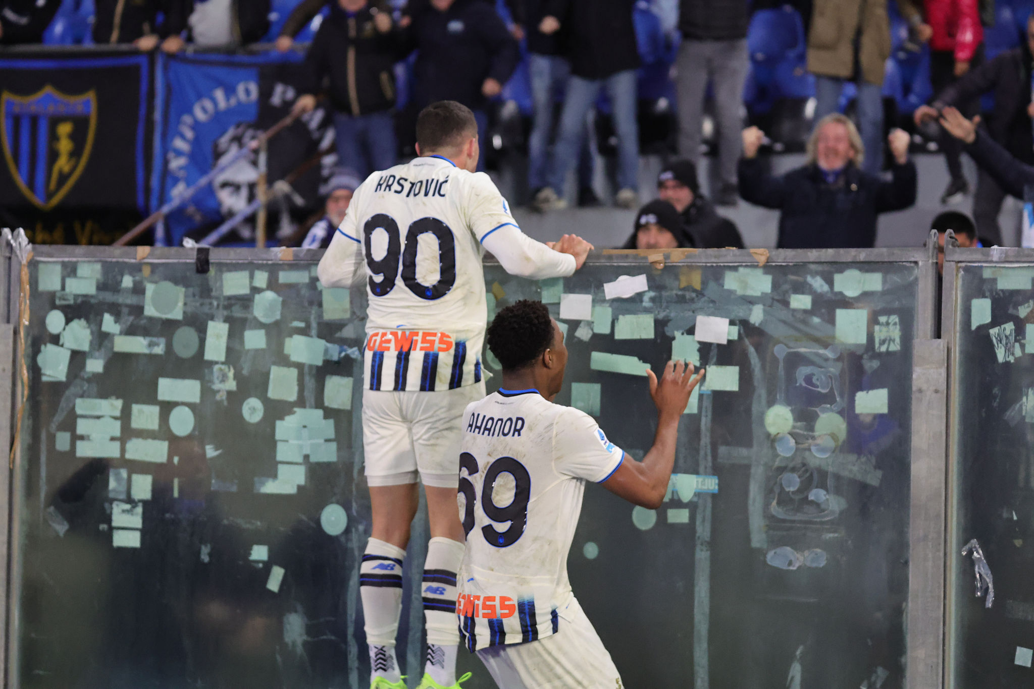 Gol di Krstovic a Pisa, la moviola conferma: trattenuta reciproca