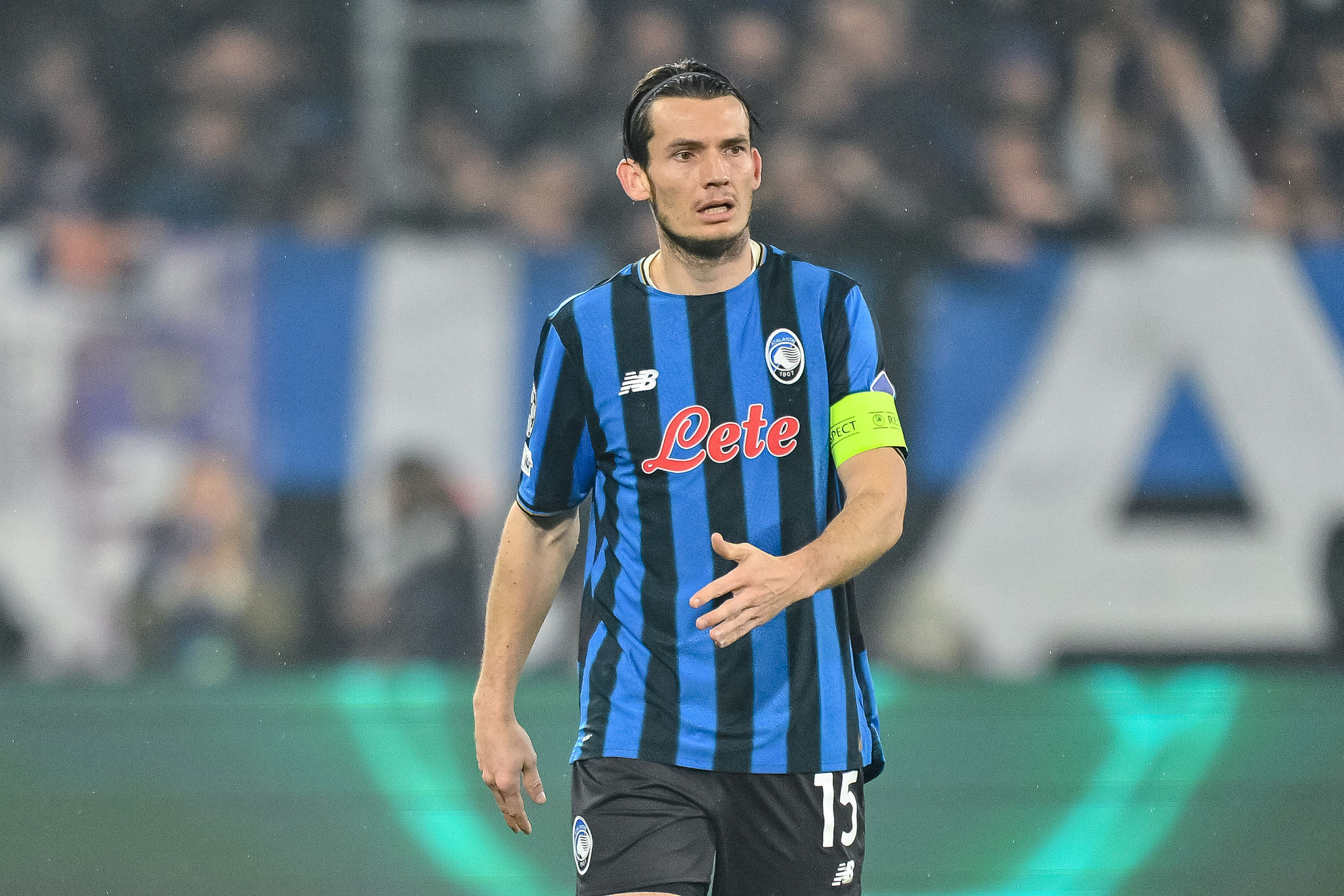 De Roon suona la carica: 'Orgoglio e carattere nel DNA dell'Atalanta'