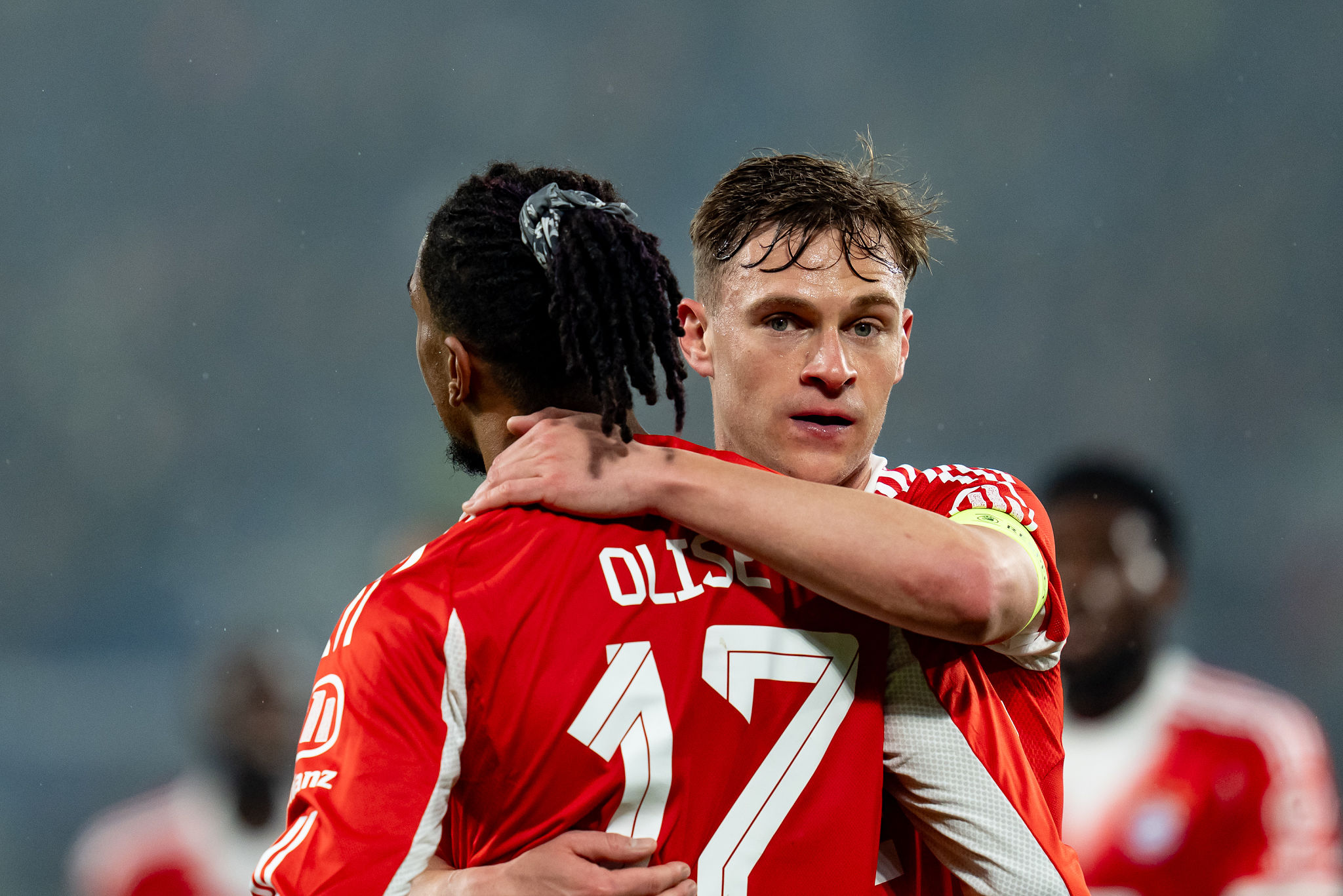 ✗ Gialli cercati da Olise e Kimmich, la vittoria del Bayern a Bergamo diventa un caso