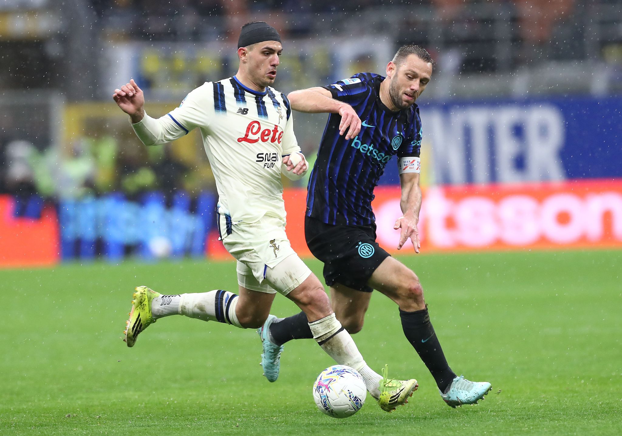 L'Atalanta ferma la capolista: la frenata dell'Inter fa sognare il Milan