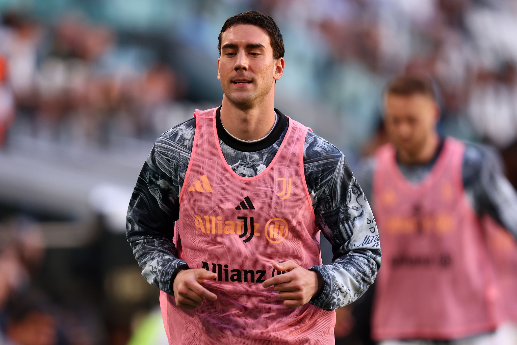 Juve, Vlahovic si ferma: lesione al polpaccio in vista dell’Atalanta