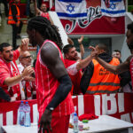 Incidenti a Bergamo, l'Uefa sanziona l'Hapoel: dovrà risarcire l'Atalanta