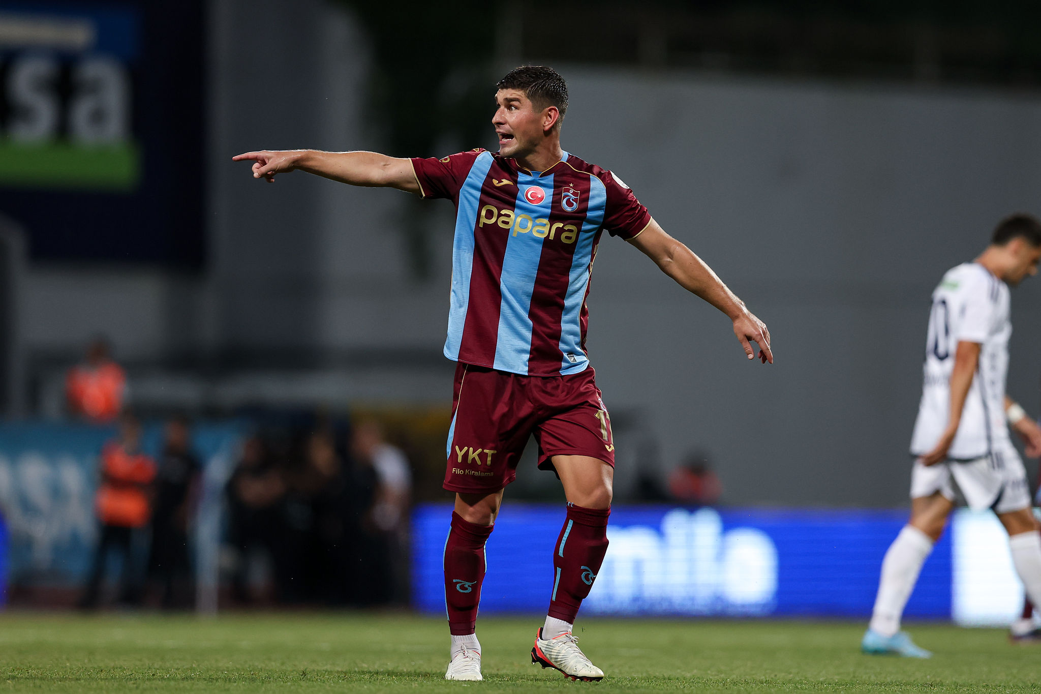 Mercato turco da 300 milioni: Leão e Vlahovic lasciano la Serie A, anche Malinovskyi va al Trabzonspor